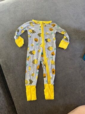 Little Sleepies Bee Happy 0-3 zippy